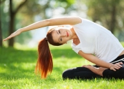 熊猫体育官方网站-绿茵场与赛道的双重奏，克罗地亚战术铁笼冰岛，京多安跨界接管F1街道赛