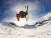 熊猫体育互动-阿克一击定乾坤，加拿大逆转威尔士书写绿茵传奇