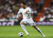 熊猫体育2026-绿茵双城记，C罗主宰赛场无争议，秘鲁军团踏平黄色潜水艇