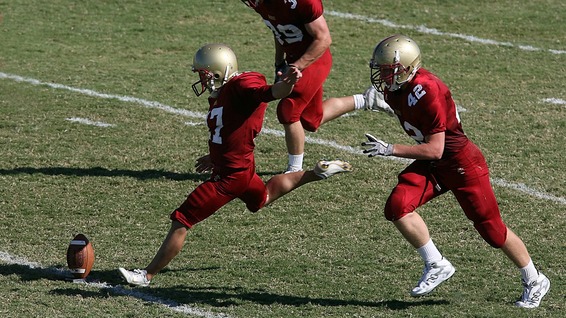 铁壁与利刃，布雷默一锤定音，比利亚雷亚尔封锁马赛晋级路